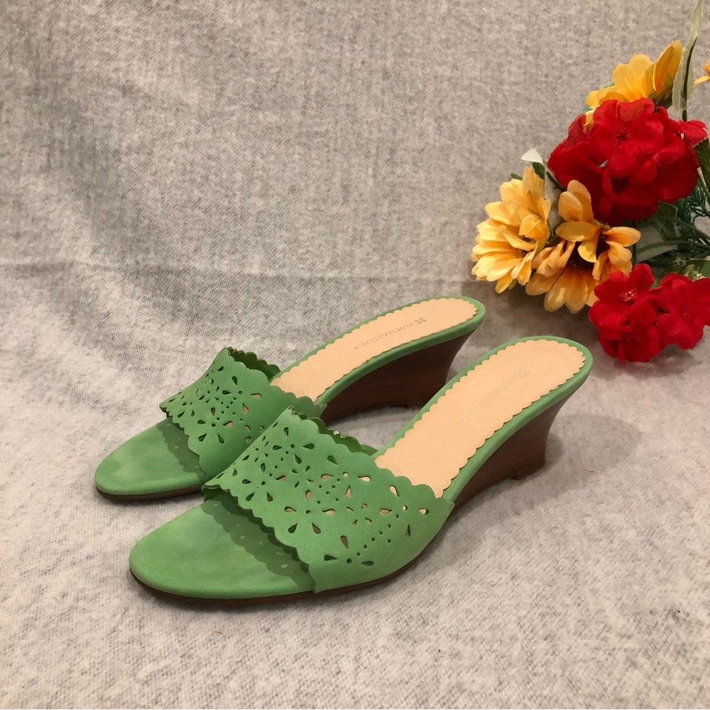 NWOT - Naturalizer Lime Green Women's Wedge Sandals